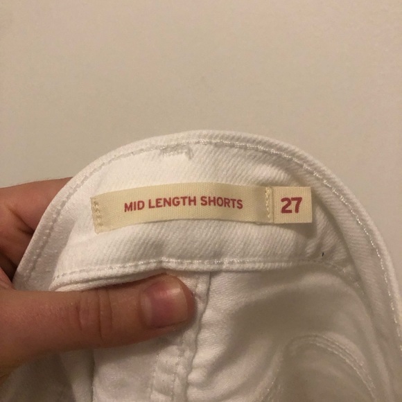 Levi’s White Denim High Rise Mid Length Shorts - Picture 3 of 3